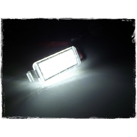 PODŚWIETLENIE TABLICY REJESTRACYJNEJ EP71 Ford 